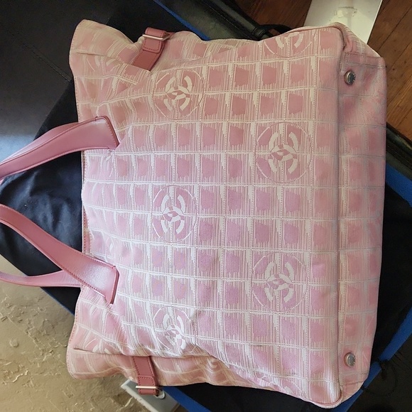 Chanel Tote Bag - Picture 4 of 17